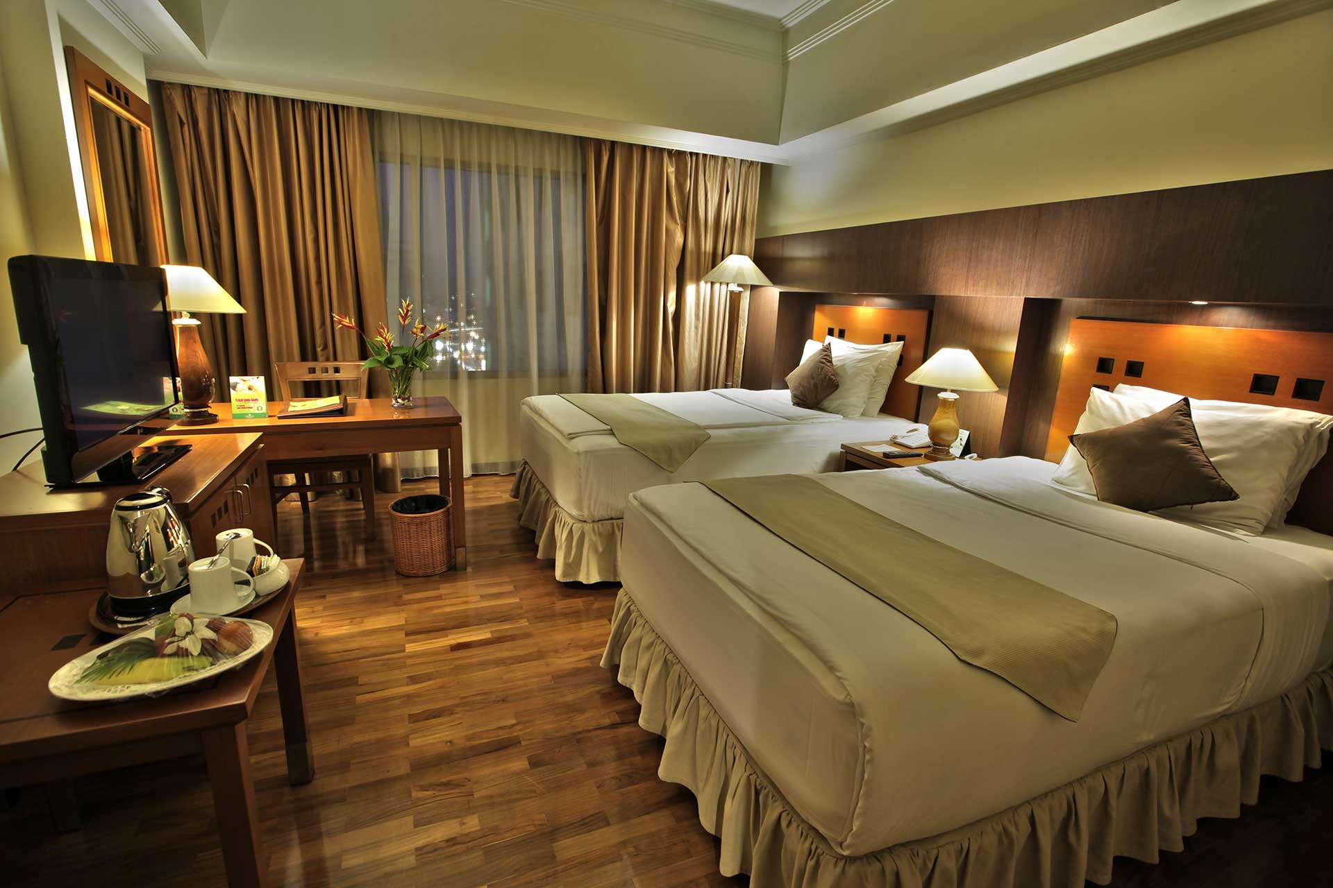 Hotel Oasis Amir Atrium Senen Terbaru